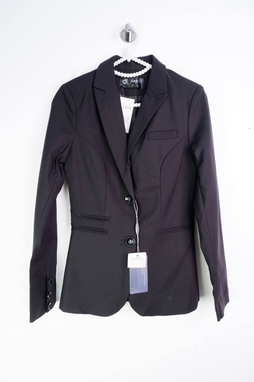 Жакет классический, маркировка S, визуально на 38/40 размер, новый