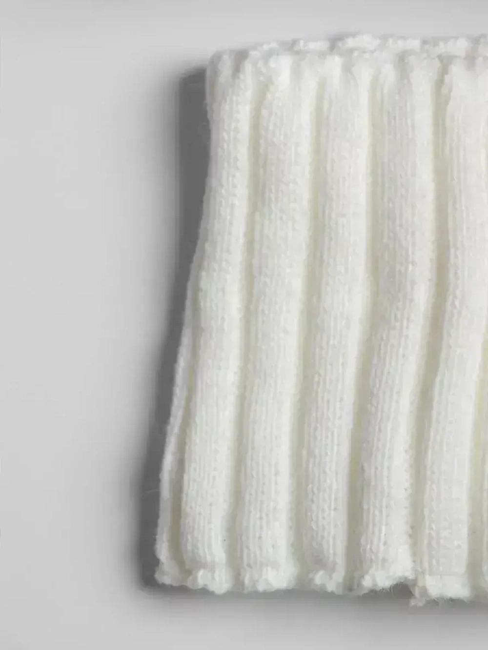 Шапка зимняя для девочки с помпоном и снуд