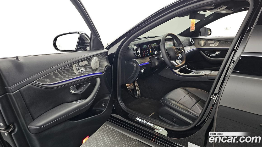 Mercedes-Benz E-Class W213 E350 4MATIC AMG Line (05.2022)