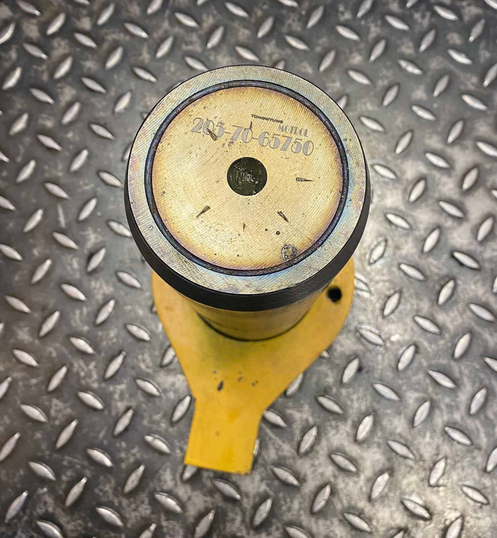 Палец 205-70-65750