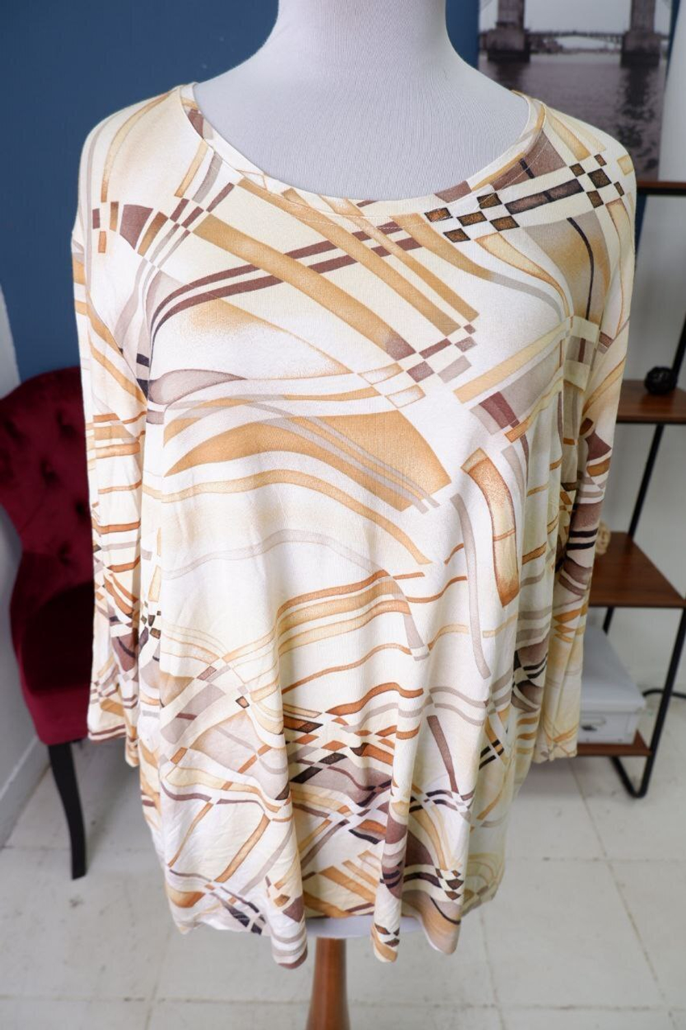 Блузка светлая  54/56 размер