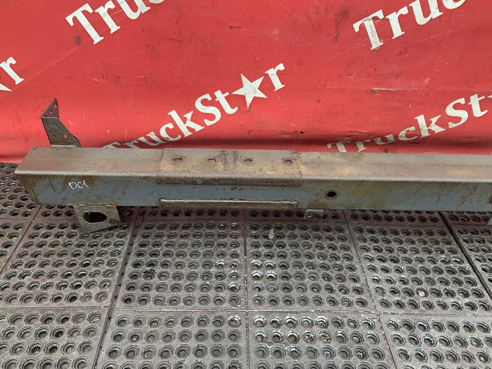 Усилитель переднего бампера