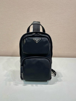 Сумка-слинг Prada