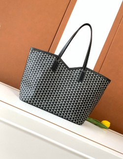 Moynat M Tote GM