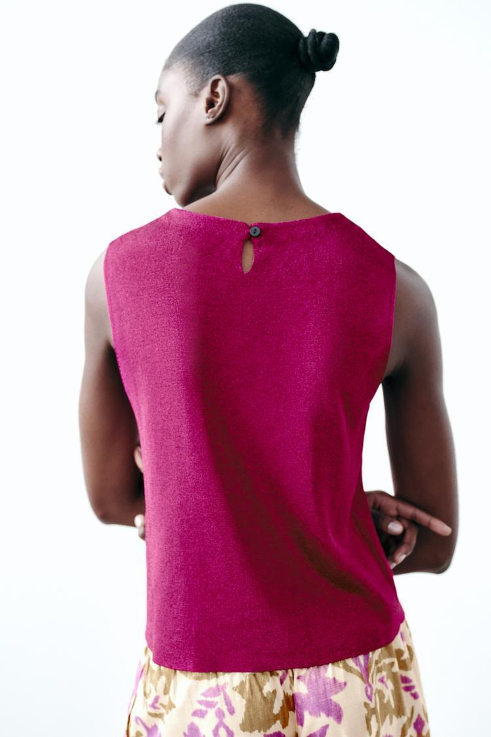 ZARA ОДНОТОННЫЙ ТРИКОТАЖНЫЙ ТОП С БЛЕСТЯЩЕЙ НИТЬЮ, БАКЛАЖАНОВЫЙ