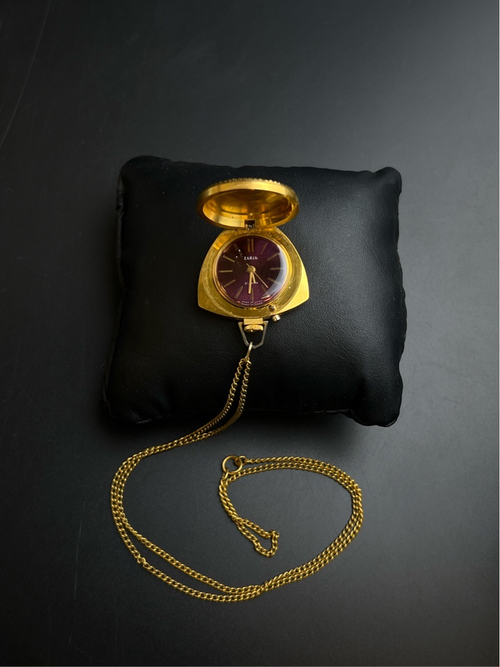 Часы - кулон. Механические женские карманные часы Заря 21 камень AU 5. СССР. Кулон на цепочке.