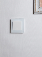 BRITE Выключатель 1-клавишный проходной с индикацией 10А ВС10-1-7-БрБ белый IEK