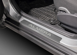 Накладки на пороги AutoMax для Nissan Almera G15 2012-2018, нерж. сталь, с надписью, 4 шт., AMNIALM01