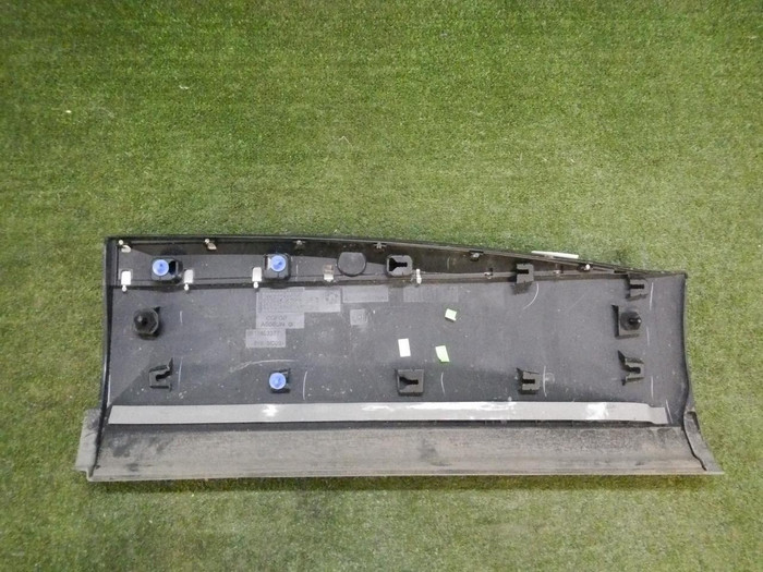 Накладка двери задняя правая Peugeot 3008 2 (2016-н.в.)