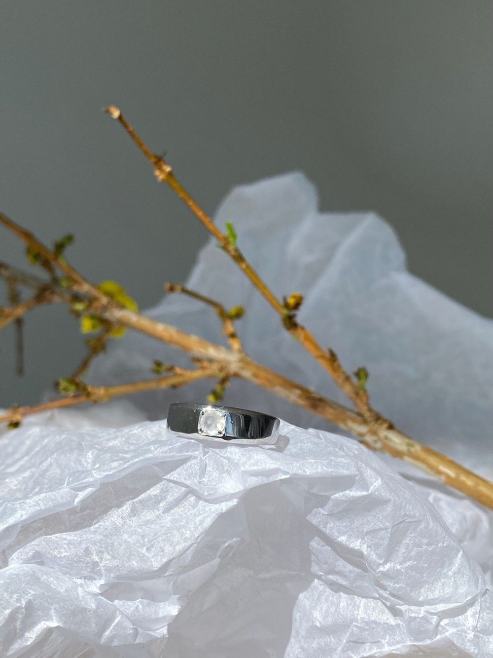 Кольцо Crystal Round с лунным камнем