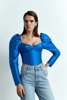 Блуза корсетного типа из шелка с объемными рукавами
