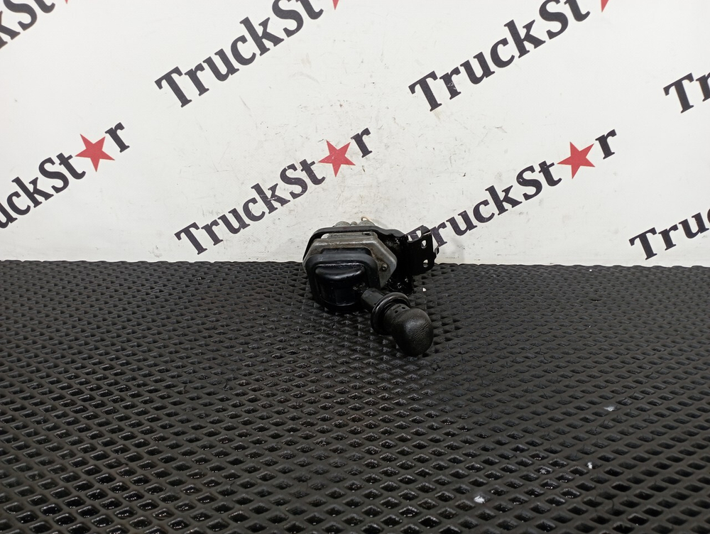 Кран тормоза ручного 2018г.