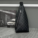 Сумка-мессенджер Louis Vuitton