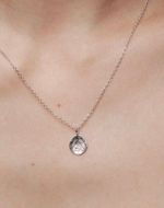 Медальон с отпечатком лепестка гортензии