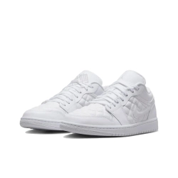 Женские кроссовки Air Jordan 1 Low 'Triple White Quilted' DB6480-100