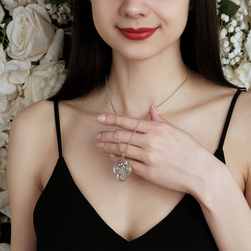 "Серасан" подвеска в родиевом покрытии из коллекции "Харизма" от Jenavi с замком карабин