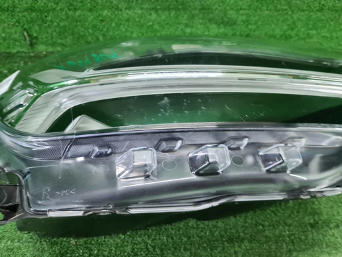 Фара правая Volvo XC40 1 (2017-2022) LED