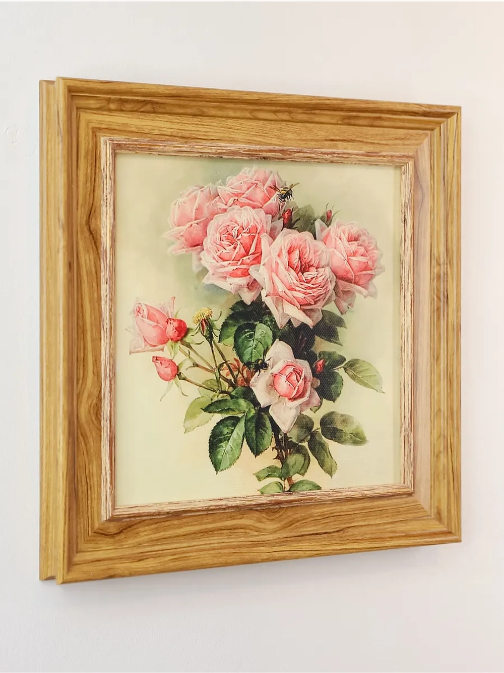 Картина настенная интерьерная в раме "под дерево" 26*26 см