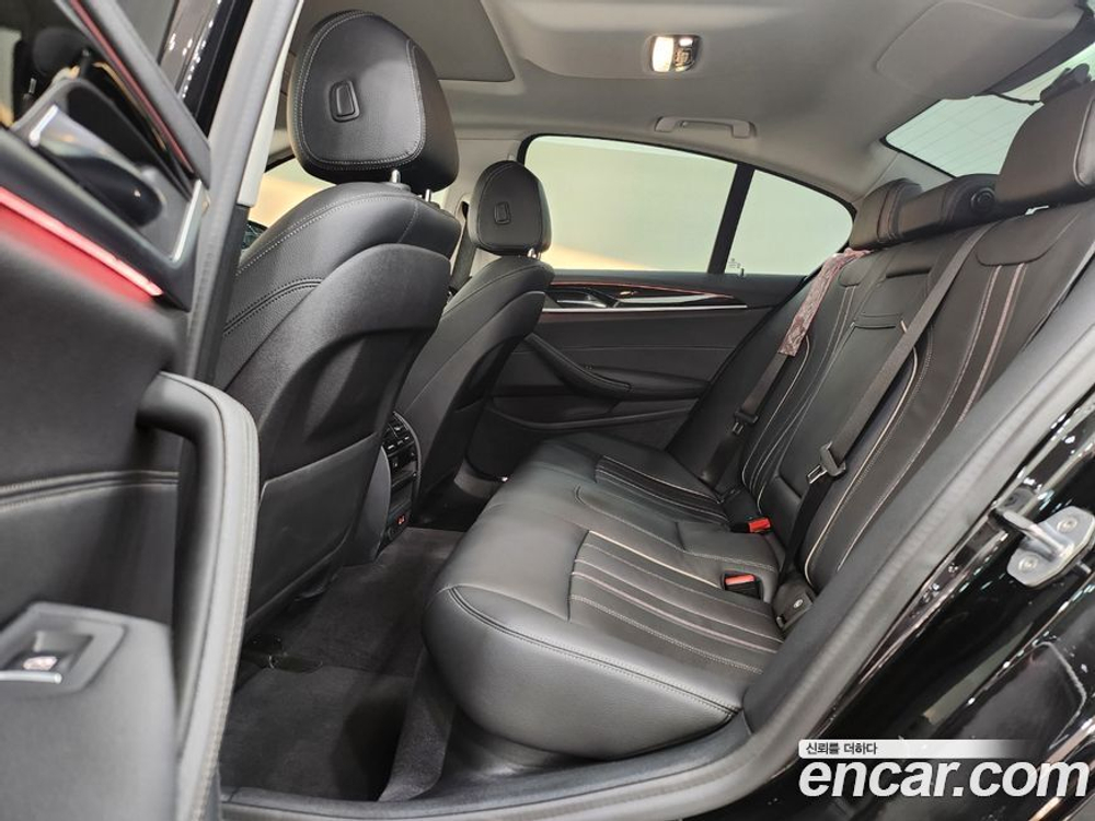 BMW 5 Series (G30) 520i Luxury (03.2020)