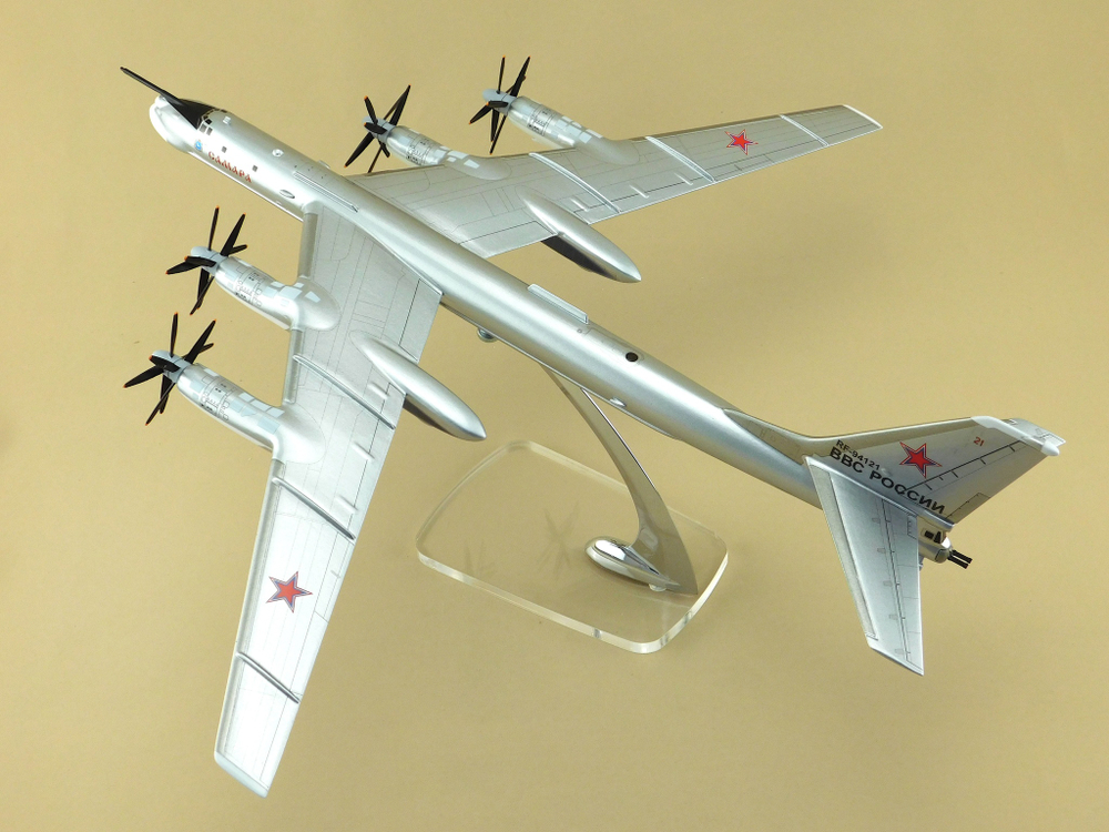 Модель самолета Ту-95МС (М1:100, Самара,  RF-94121, 21)