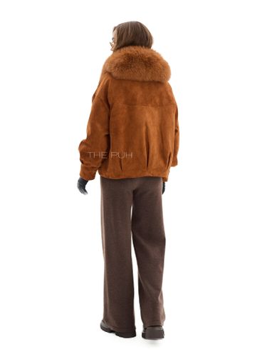 Утепленная замшевая куртка рыжего цвета