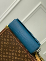 Сумка-мессенджер Louis Vuitton