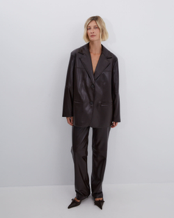 Жакет свободного кроя из искусственной кожи шоколад