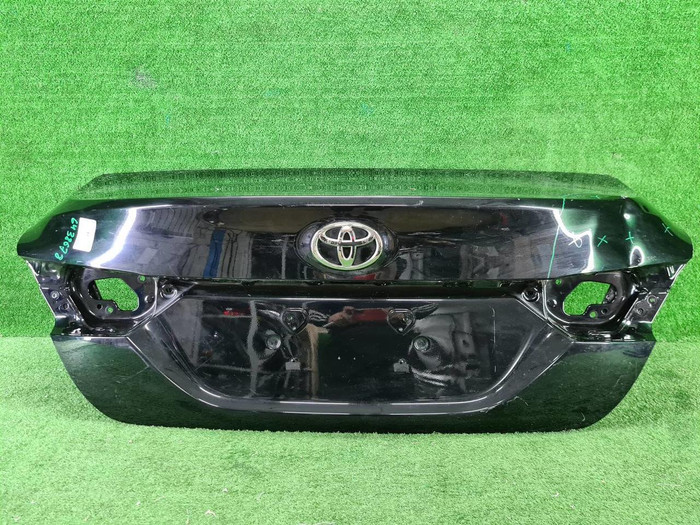 Крышка багажника Toyota Camry xv70 (2017-н.в.)