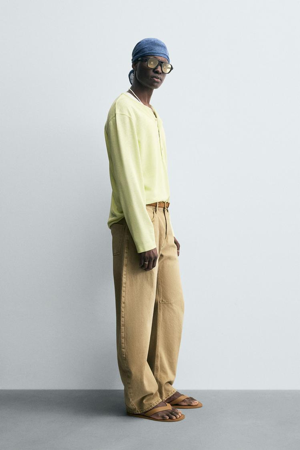 ZARA ЛЕГКАЯ ФУТБОЛКА С ВОРОТНИКОМ НА ПУГОВИЦАХ, ЛИНЯЛЫЙ ЗЕЛЕНЫЙ