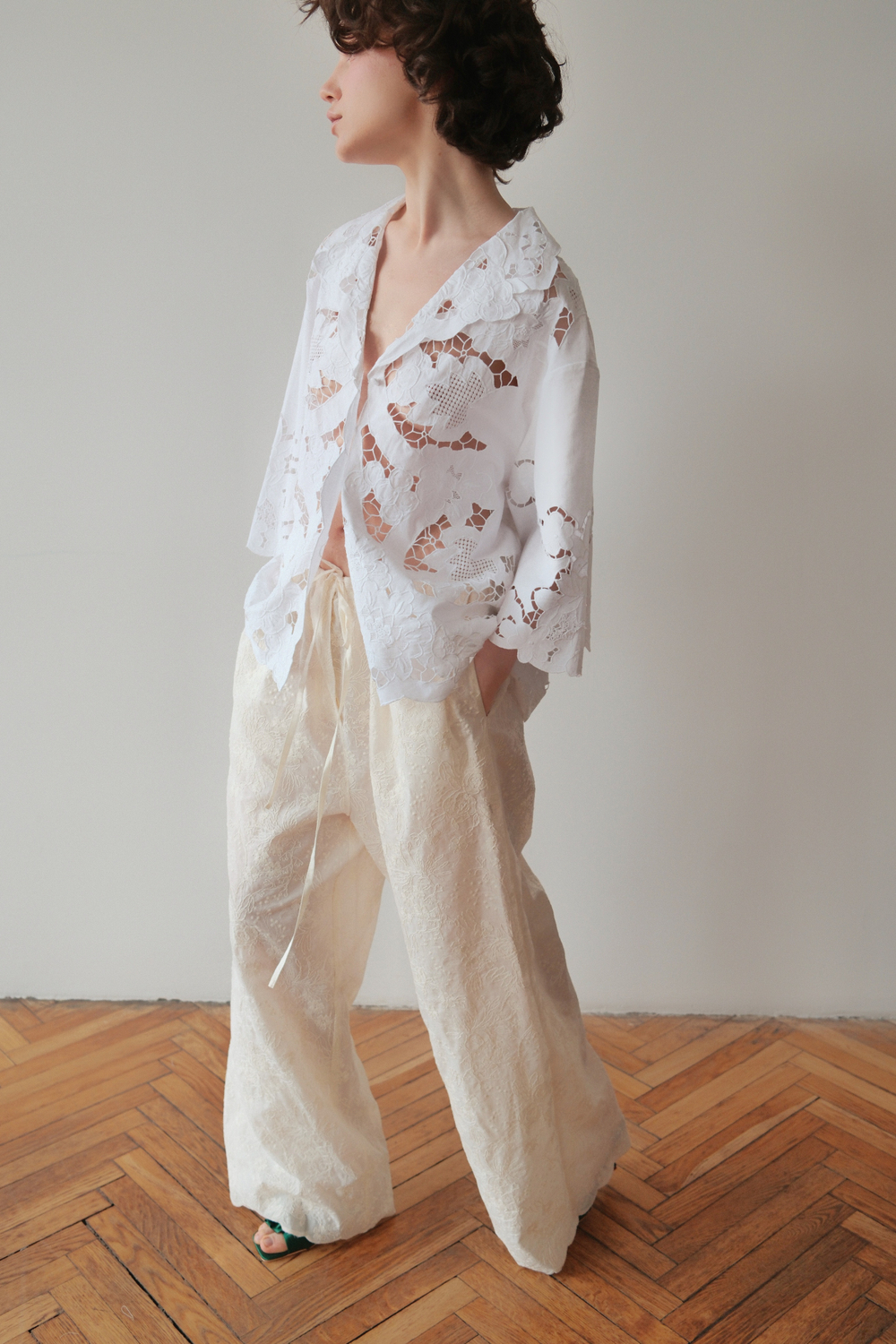 Рубашка с перфорированной вышивкой