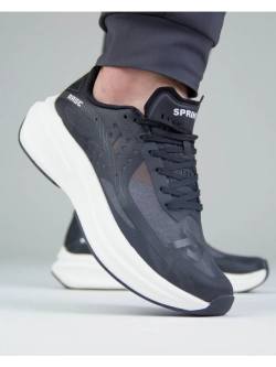 Беговые кроссовки с сетчатой, дышащей подкладой.