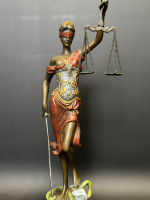 Бронзовая скульптура «Фемида — Богиня правосудия»