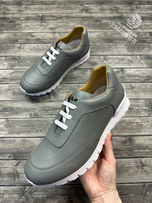 Кроссовки Kiton