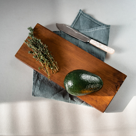 Деревянная разделочная доска из цельного куска древесины Сибирский Кедр RD23