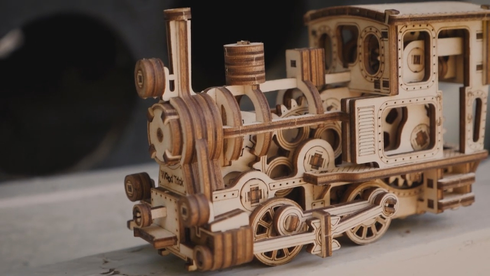 Паровозик "Чаг-Чаг" с рельсами от Wood Trick cборная модель, деревянный конструктор, 3D пазл