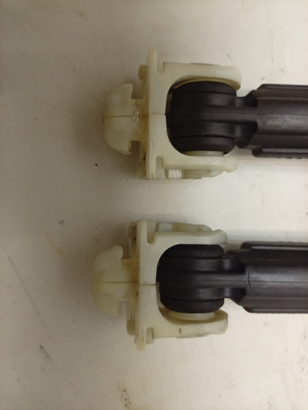 AWS71212 кт20 Комплект амортизаторов для стиральных машин Whirlpool 481252918063 б/у