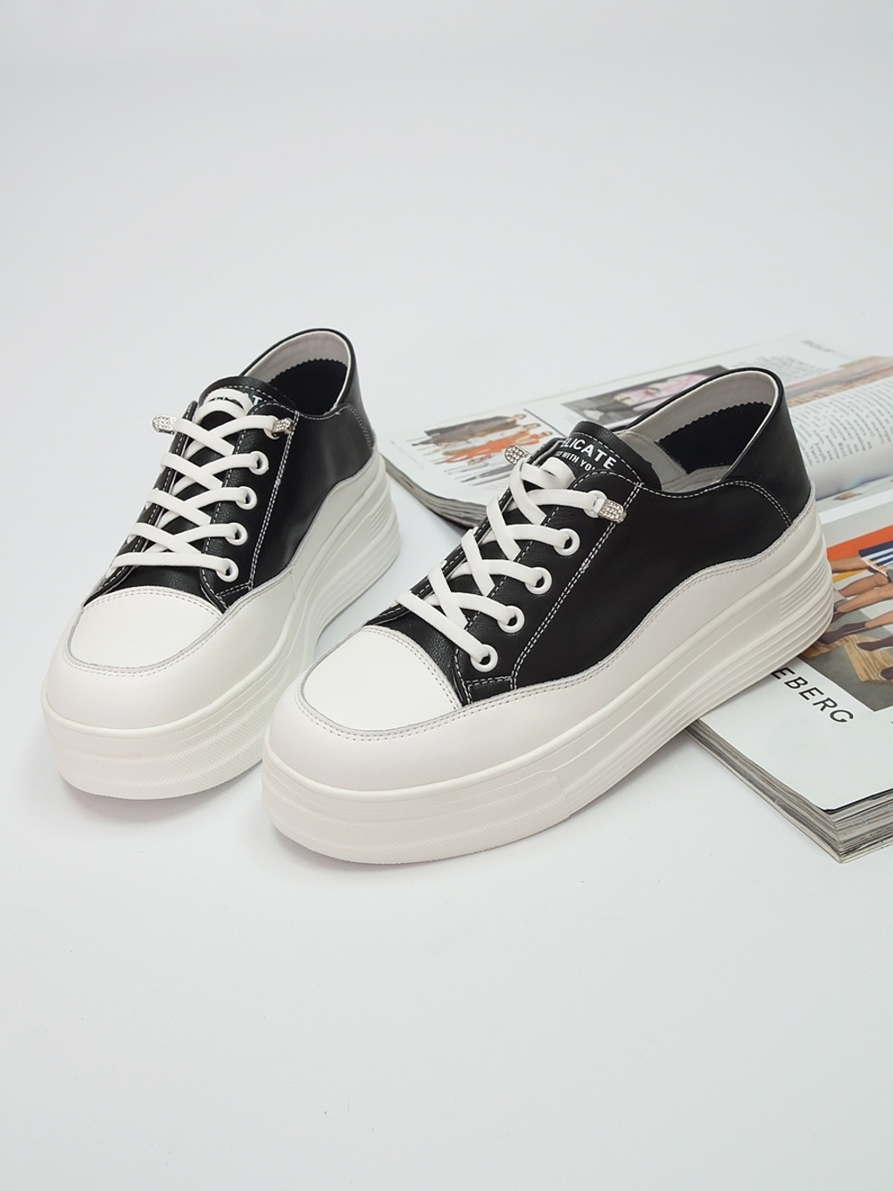 Кроссовки женские демисезонные