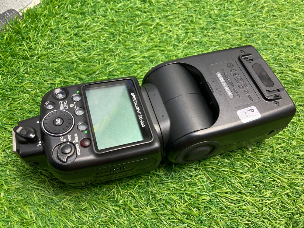 Nikon Speedlight SB-900