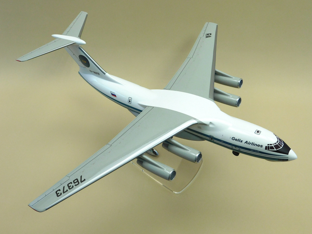 Модель самолета Ил-76ТД (М1:100 Геликс) с шасси