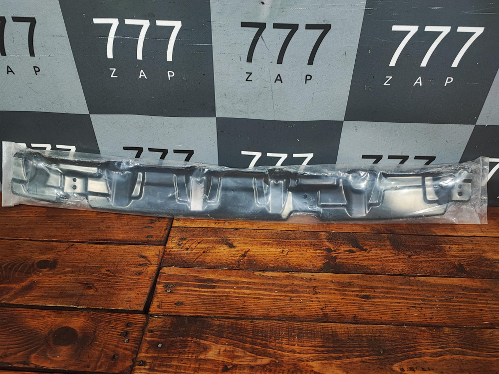 Усилитель заднего бампера Toyota Fortuner 2 Новый Оригинал 523460k020