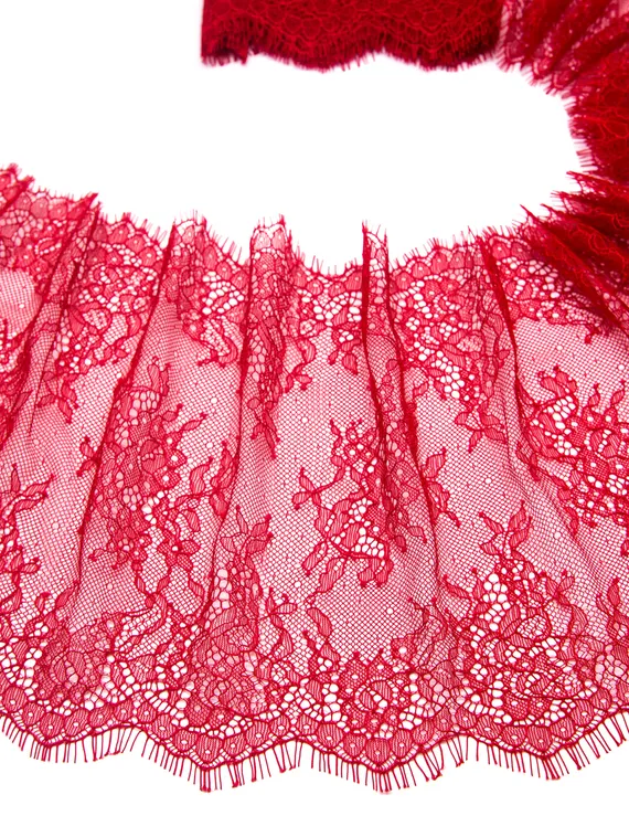 01-11 Кружево шантильи 23 см, красный