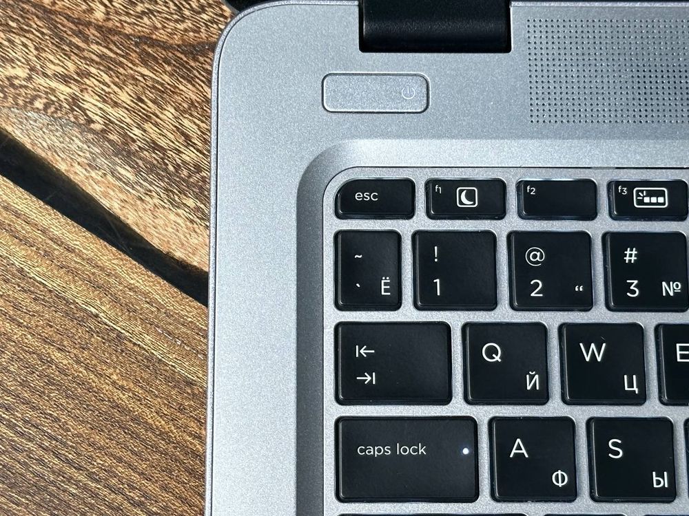 14" Ноутбук HP EliteBook 840 G3 (1920x1080, Intel Core i7-6500U, RAM 8ГБ,SSD 256ГБ, Intel HD Graphics 520, Win 10Pro)