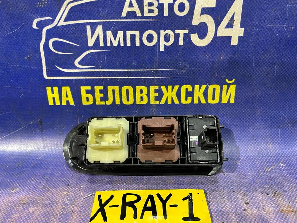 Блок управления стеклоподъемниками LADA X-RAY 2017