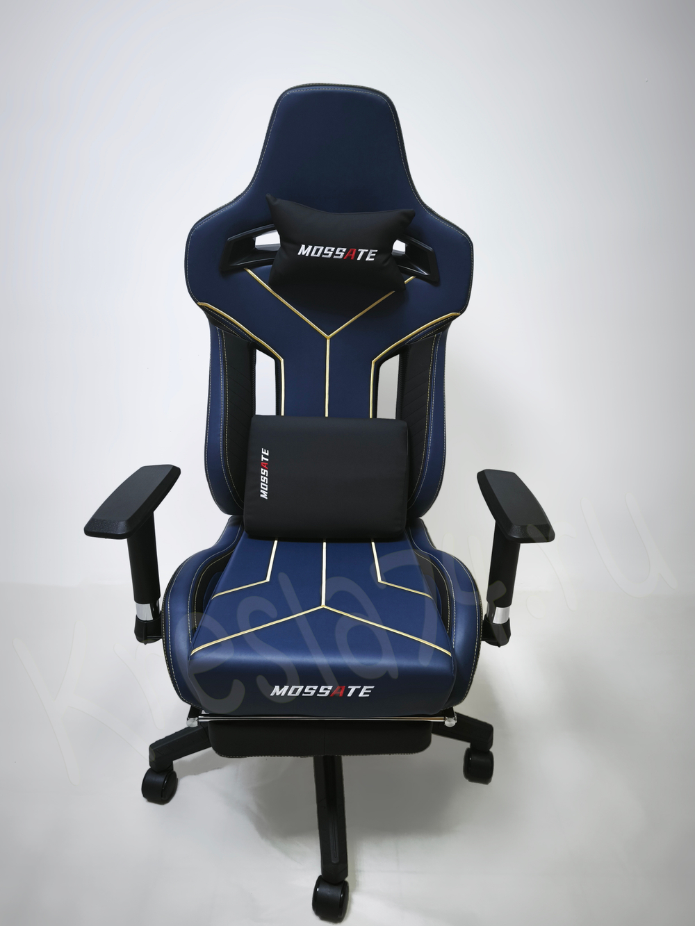 Геймерское кресло с подножкой. Цвет синий