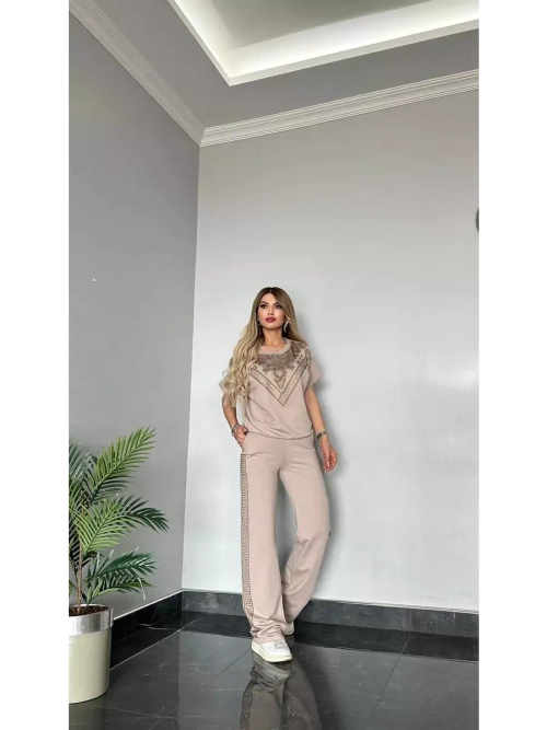 Костюм со стразами