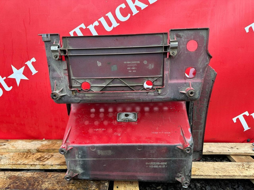 Корпус подножек правый