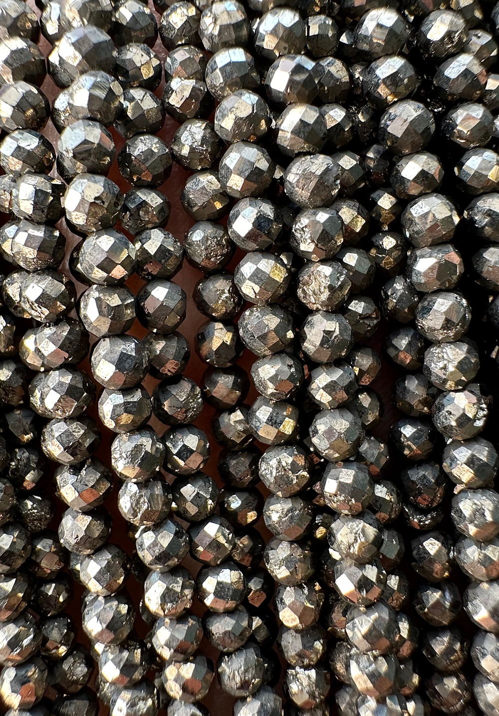 Нить бусин из пирита 2,2мм, огранка (уценка)