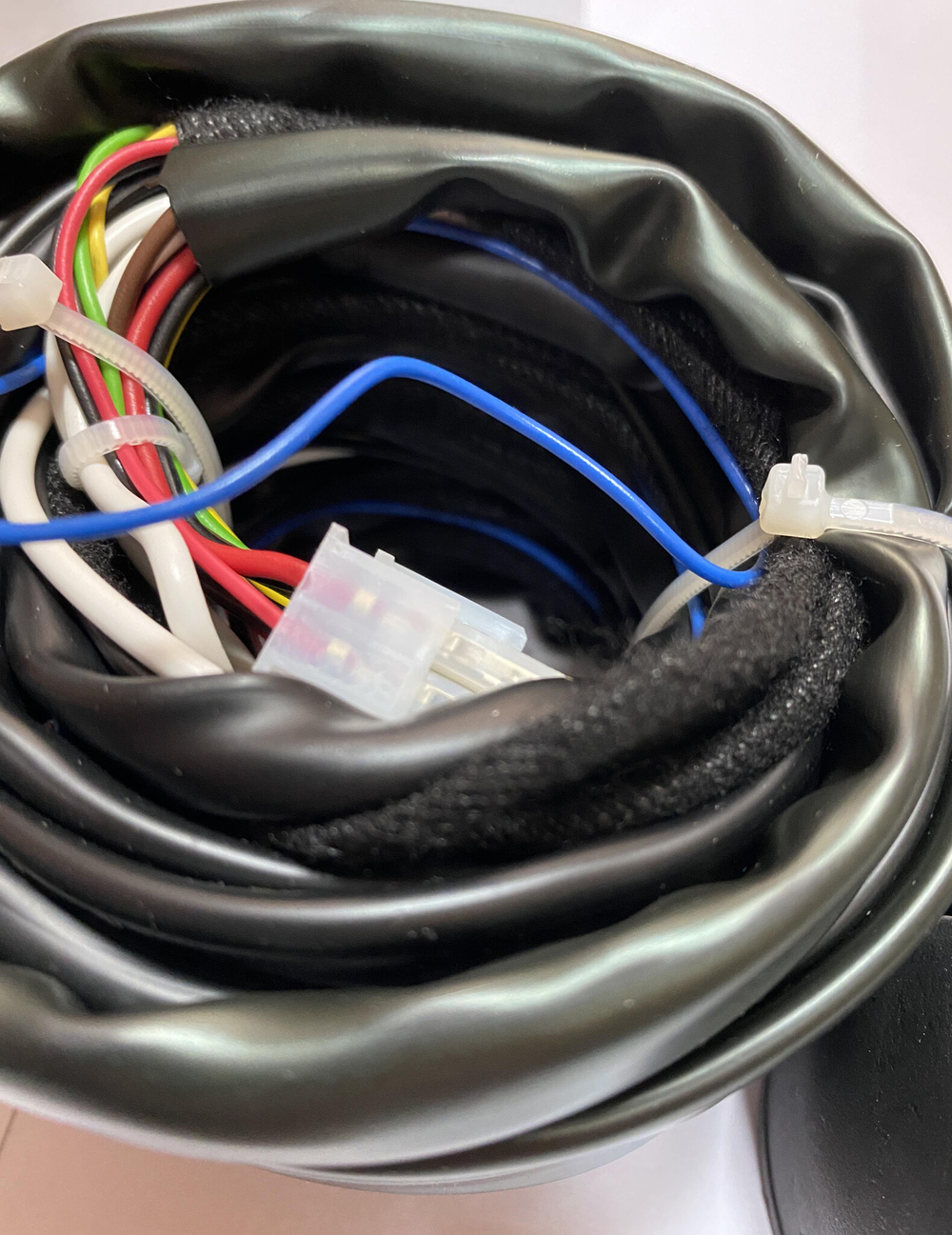 Универсальная электрика к фаркопу Quasar с блоком Smart Connect WH1-PRO-G7 (розетка 7-pin.)