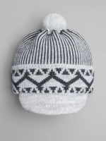 Шапка для мальчика с козырьком на осень