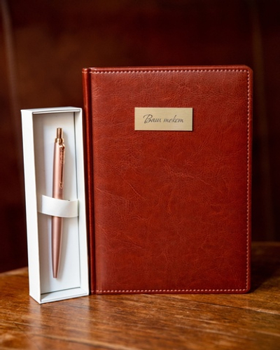 Подарочный набор с гравировкой с ручкой Parker Jotter XL Monochrome SE20 Pink Gold PGT (коричневый)